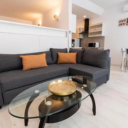 Apartment Old Town - Moments Away From The Black Church Brasov